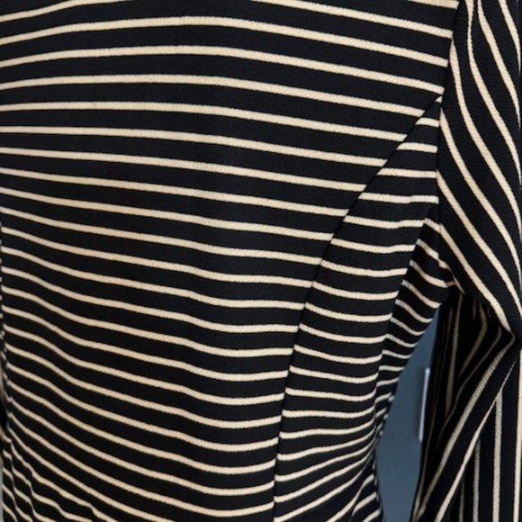 Black/Tan Women's Blazer/Hook Close/Shoulder pads/Flattering Contoured back SzLg - Picture 3 of 5